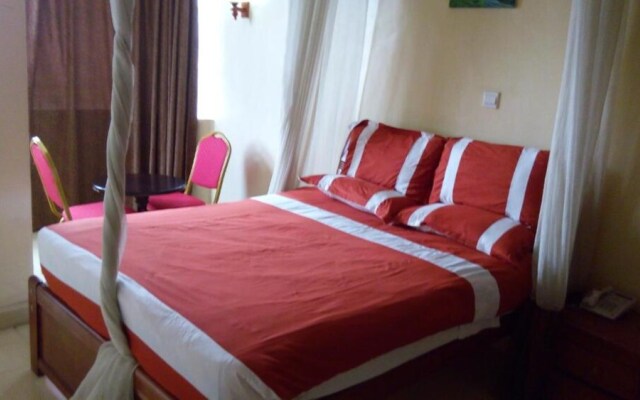Royal Palm Hotel And Suites