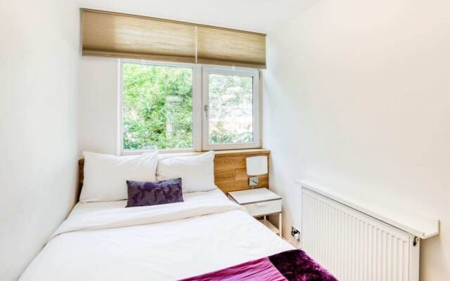 Homely 4 Bedroom House in Brixton