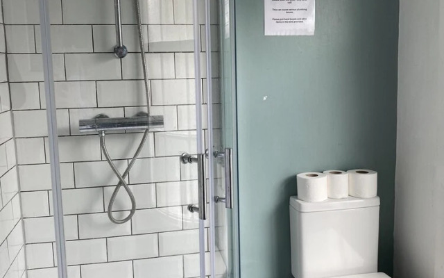 Westbourne Place Rooms - by Clifton Short Lets"