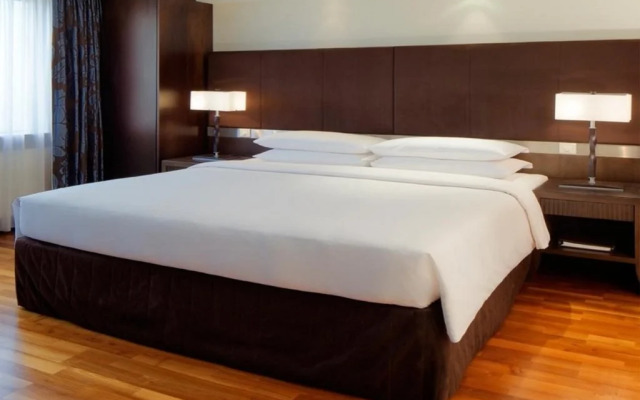 Hyatt Regency Dubai & The Galleria Residence