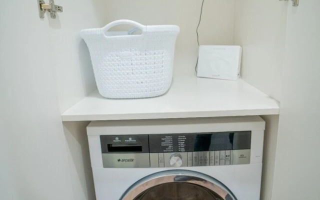 Modern Stylish Apartment - Near Mall of Istanbul