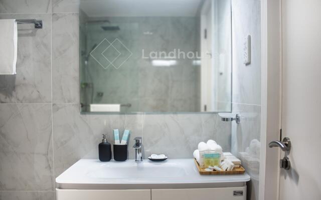 Luxe Studio Near Discovery Gardens Metro Station