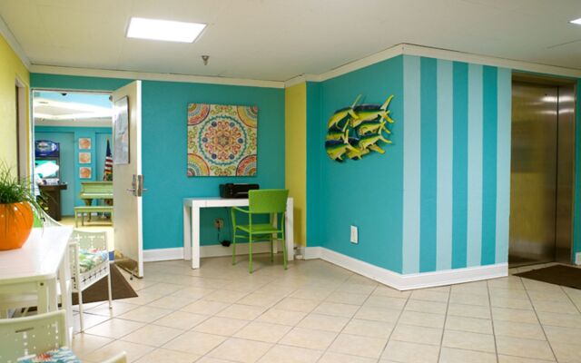 Cayman Suites Hotel