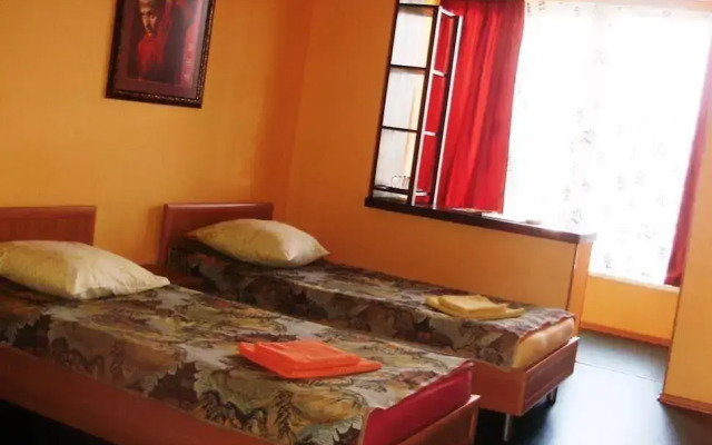 Black Belt Hotel (Hostel)