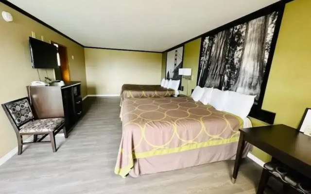 Super 8 Crescent City