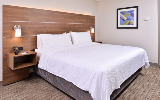 Holiday Inn Express Hotel & Suites Selma, an IHG Hotel