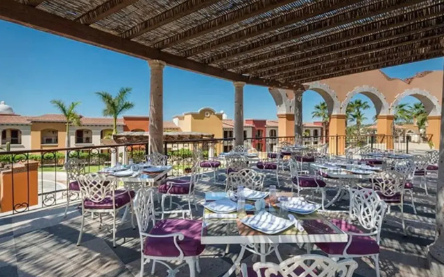 Spacious 4 BR Apt in Cabo