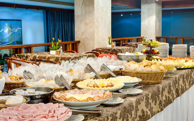 Oft Tamandare Plaza Hotel