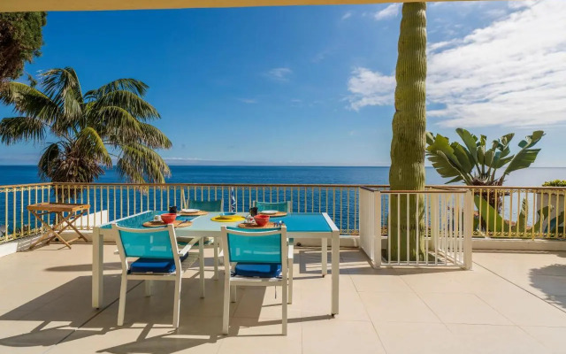 Villa Beach Club