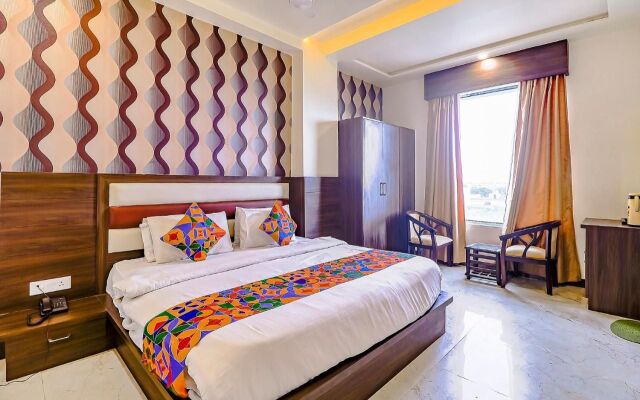 FabHotel World Link