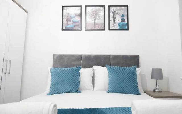 Modern House - 3 Bedrooms - 1 Bath - Mancity