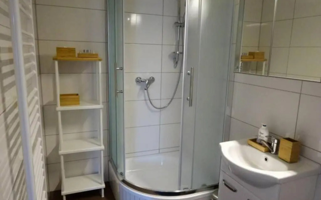 Studio-Apartment between Schoenbrunn & the City Center (28)