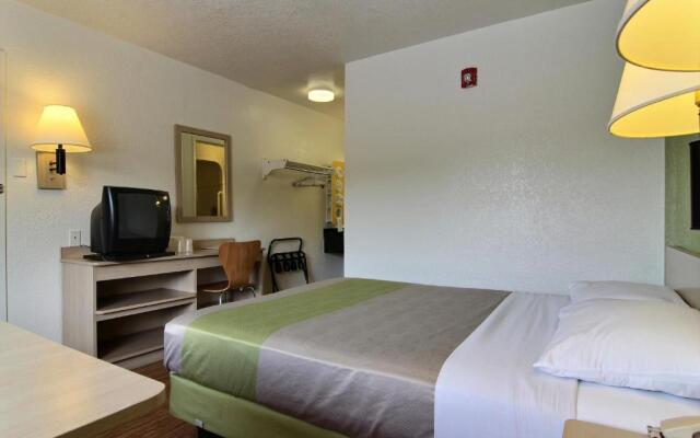 Motel 6 Albuquerque, NM - Midtown