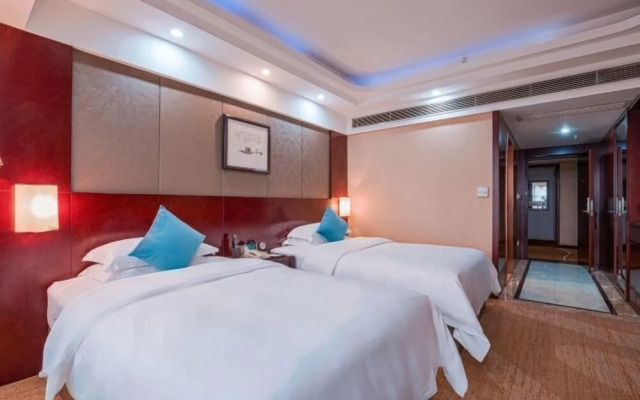 Royal Hotel