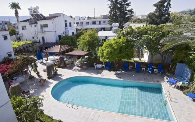 Room in Apartment - One Bedroom Apartment - Just 800 m From the Beach