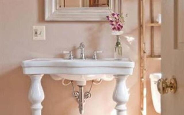 The Wayside Inn Bed & Breakfast