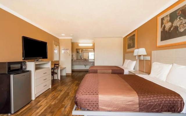 River Valley Motor Inn