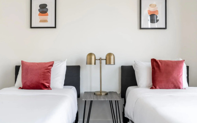 Alexandria Alluring 2BD 2BA Apartment