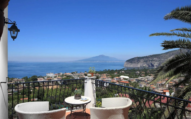 M Suites Sorrento