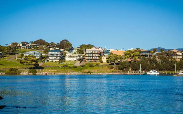 Pacific Pines Unit 4