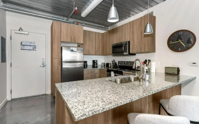 Stunning Midtown Suites by Sonder