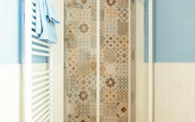 Byron & Shelley Apartments