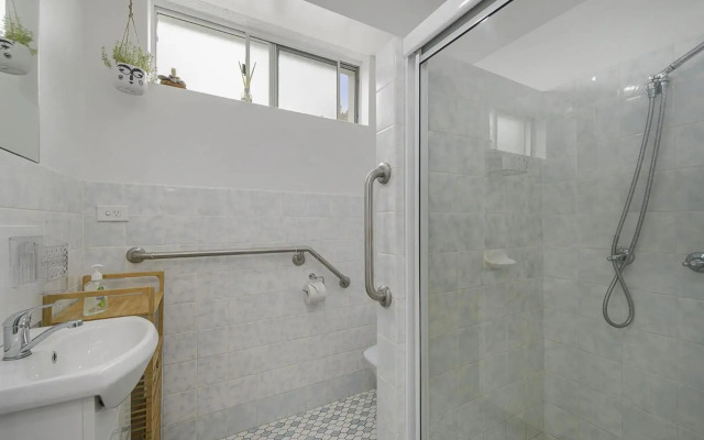 Sandy Feet 3-1 Main Street