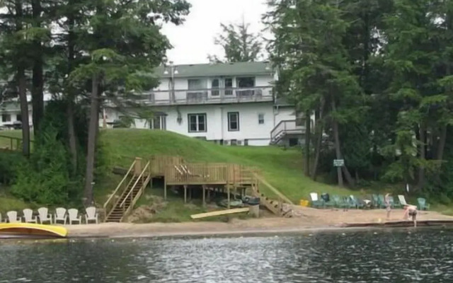 Sunny Point Resort Inn