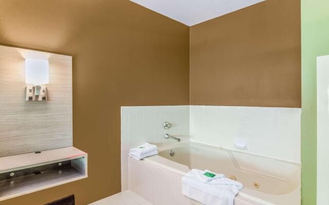 GuestHouse Inn & Suites Hotel Poulsbo