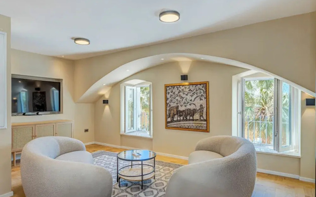 Porta Stella 2-Bedroom Luxury Apartment