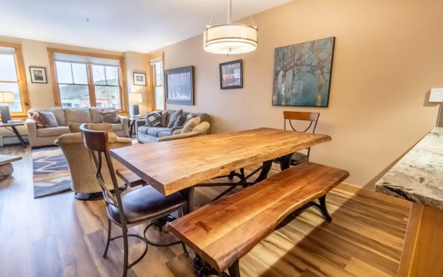 Buffalo Lodge by Summit County Mountain Retreats