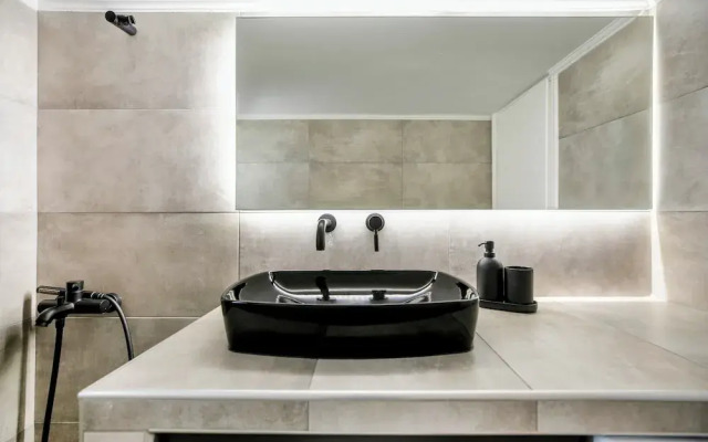 Dew 1-Bedroom Apartment in Athens
