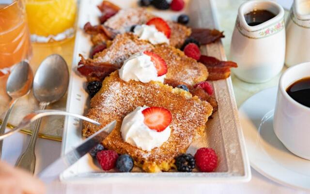 The Plantation Inn - Free Breakfast