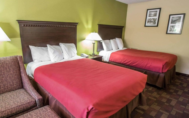 Econo Lodge Biltmore