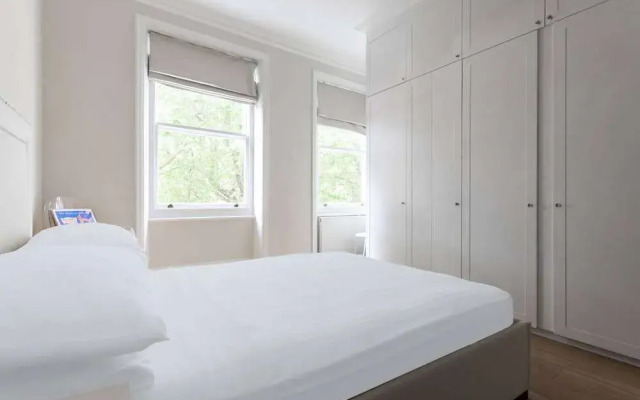 Egerton Gardens IX by Onefinestay