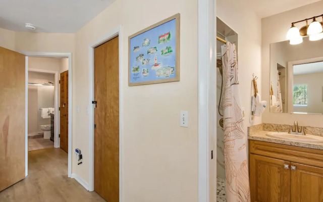 Vallie's Villa & Monty's Place