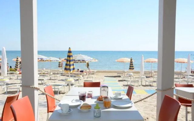 Hotel Caravel