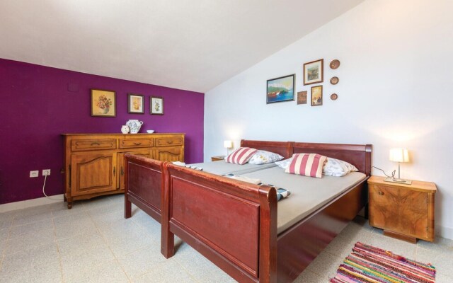 Amazing Home in Sevid With Wifi and 9 Bedrooms