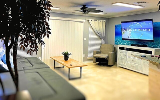 6 D, One Bedroom Condo