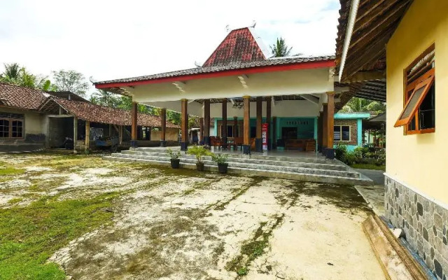 OYO Homes 91119 Desa Wisata Brajan