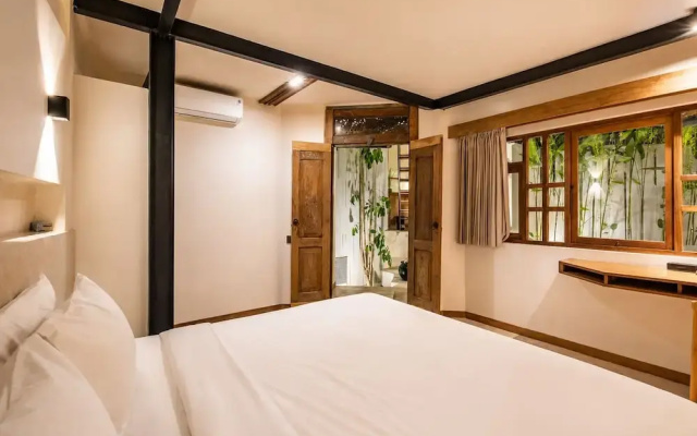 Contemporary 2-br Art Deco Villa, 800m to the Beac