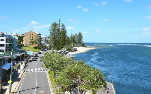 La Promenade Apartments