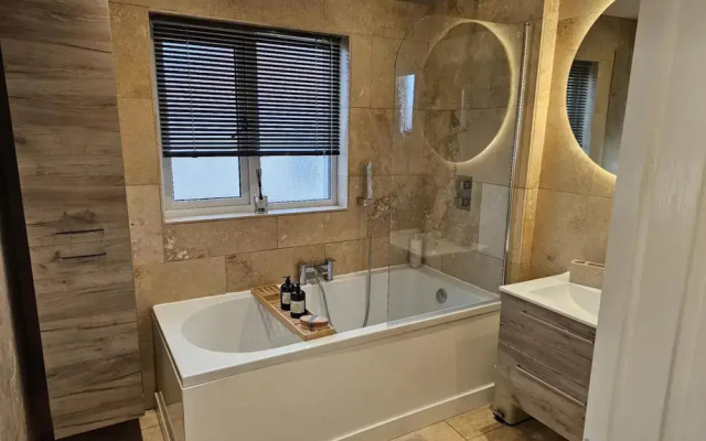 Luxury Seymour House With Spa, Gym & Lake District