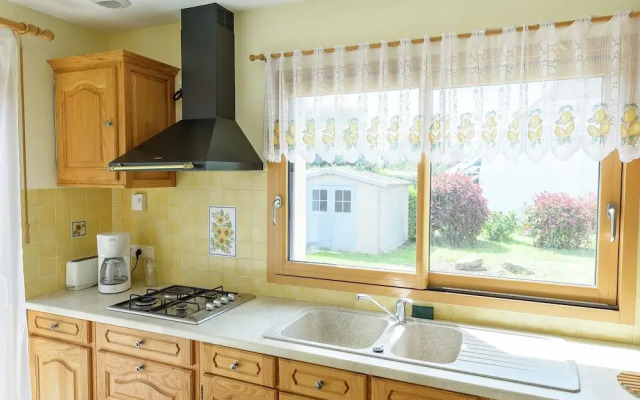 Spacious Villa in Concarneau with Swimming Pool
