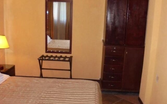 The Lions Den Hotel