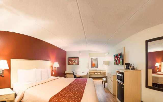 Red Roof Inn PLUS+ Nashville North - Goodlettsville