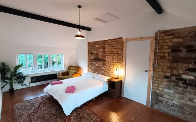 Northampton Oasis - 4 Bedroom House