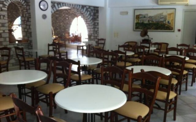 Louiza Hotel