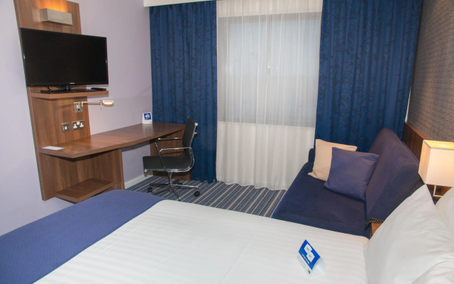 Holiday Inn Express London Heathrow T5 by IHG