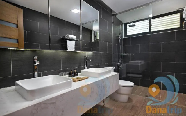 Deluxe villa along the beach